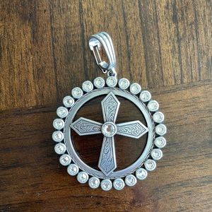 Cross/diamond necklace pendant.